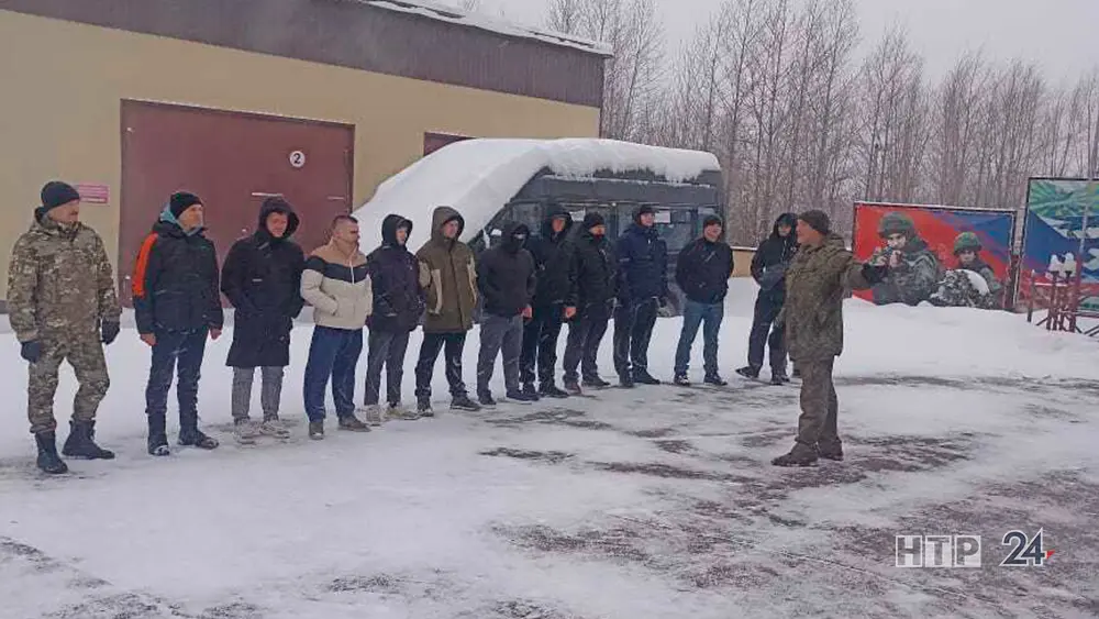 В Нижнекамске за день прошло две отправки на срочную и контрактную службу