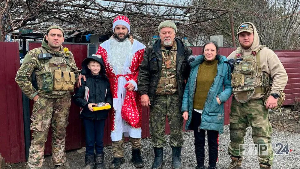 Посылки в рамках нижнекамской акции «Новогодний подарок герою» доехали в зону СВО.