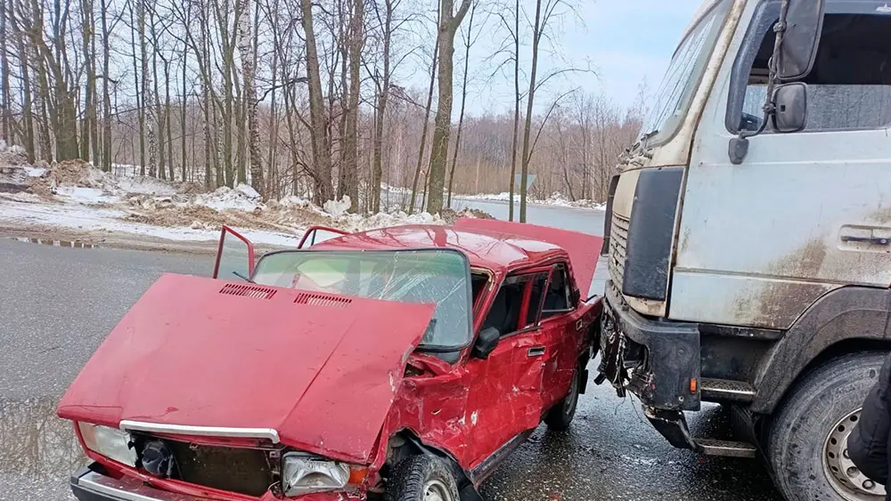 На дорогах Нижнекамска за сутки произошло 11 ДТП, один человек пострадал