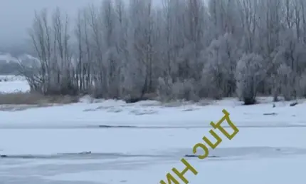 В Нижнекамске очевидцы сообщили об ушедшей под лёд машине