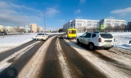 В Нижнекамске бабушка переходила дорогу по переходу и попала под машину