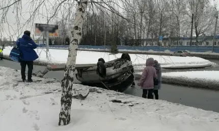 На видео попал момент аварии с «перевёртышем» в Нижнекамске - телеканал НТР 24