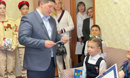 Радмир Беляев поздравил со 100-летним юбилеем Клавдию Сидорову